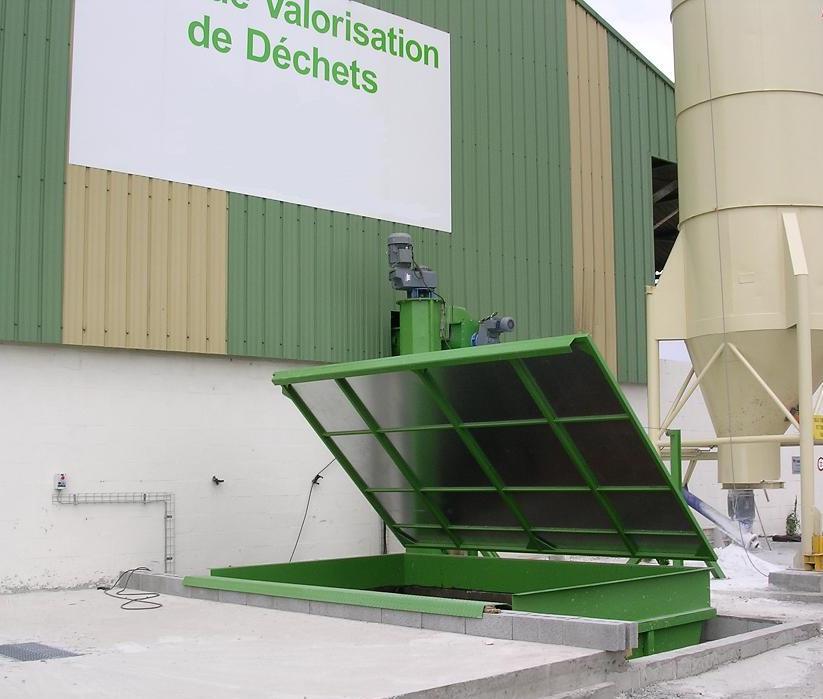 Trémie de stockage de boues à composter d'une capacité d'extraction de 1 à 60 m3/h_0