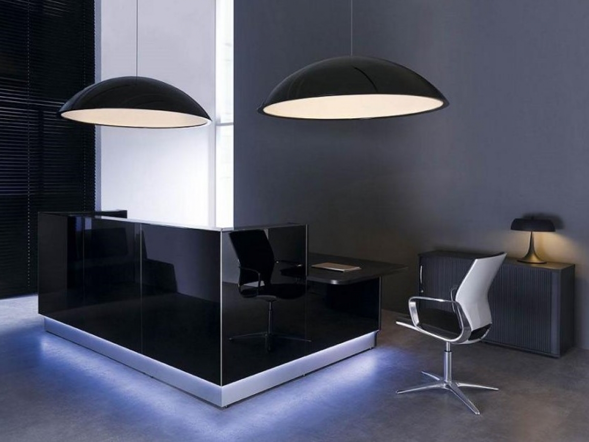 Banque d'accueil LINEA - Verre et lumière moderne, style minimaliste et modulaire_0