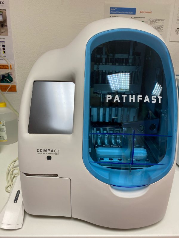 Automate d’analyses de biologie médicale, PathFast Compact immuno-analyzer, LSI Medience Corporation Japan_0