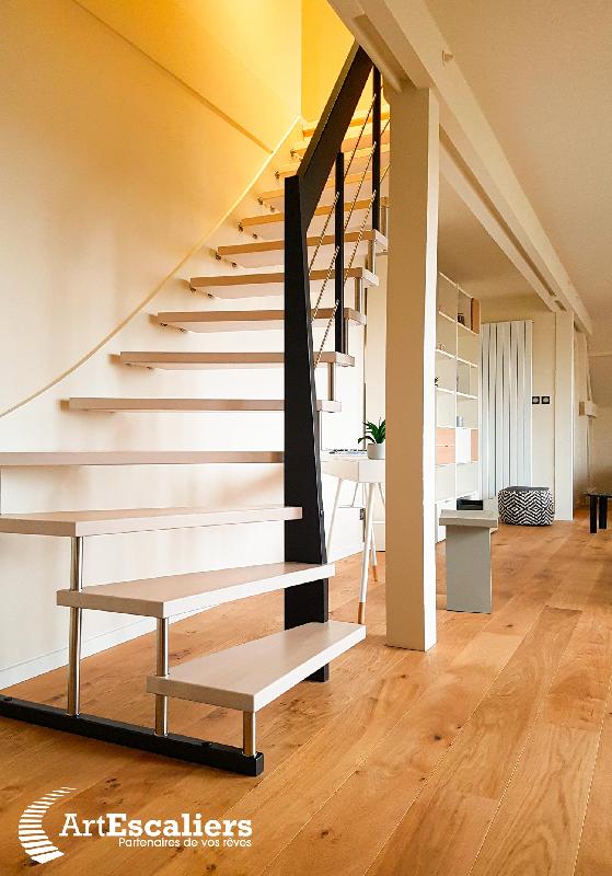 Escalier suspendu Lissa - Art Escaliers - bois massif, inox et personnalisable_0
