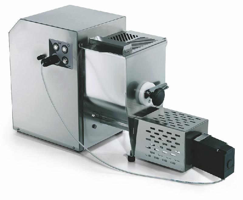 Machine à pâtes fraîches avec coupe-pâtes, capacité cuve 10 litre., 8 kg/h - CBF0011_0