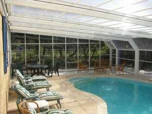 Abri pour piscine résidentiel haut - mural ou adossé - conception originale Eureka avec rails de guidage_0