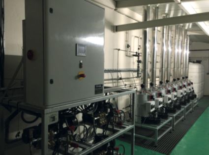 Nettoyeur  haute pression poste fixe sur-mesure pour applications industrielles_0