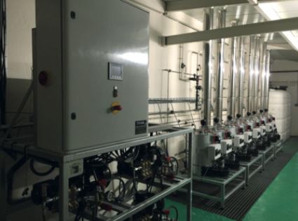 Nettoyeur haute pression - poste fixe sur-mesure pour applications industrielles - systèmes adaptés à vos besoins_0