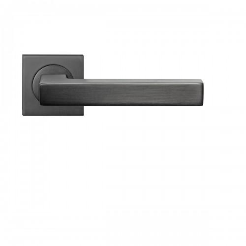 POIGNÉES DE PORTE SUR ROSACES CARRÉES SÉRIE ER 46 Q SEATTLE - GRIS - BEC DE CANE KARCHER DESIGN