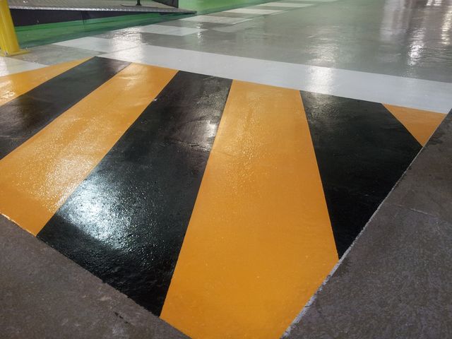 Résine de sol filmogène jaune sécurité opacifiant, dédiée aux ateliers, garages, entrepôts et parkings souterrains - TOPCOLOR TLM_0