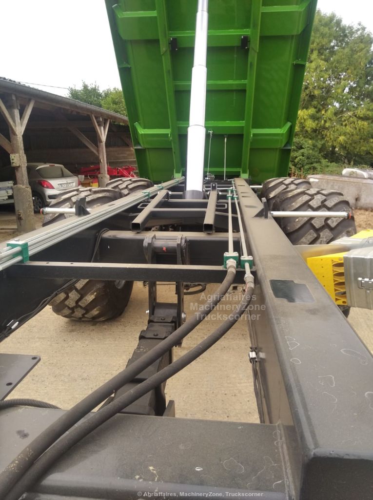 Benne agricole monocoque