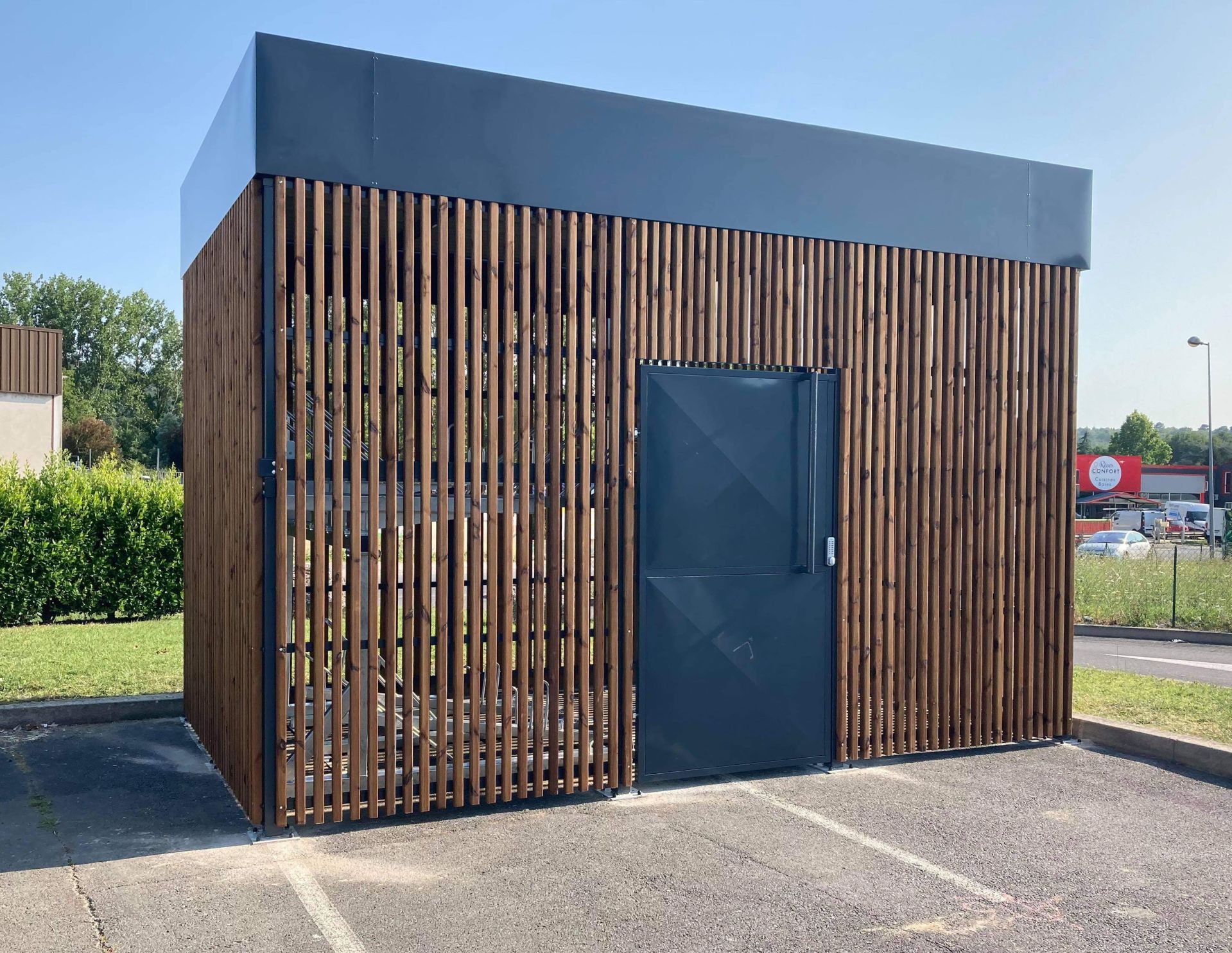 Abri vélo collectif sécurisé SECU10 - Fermé avec éclairage solaire en option - Fermeture digicode ou canon européen_1