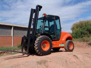 Chariots frontaux C 300-350 H / HI AUSA - capacité 3.000-3.500 kg - traction 4x2 / 4x4 FullGrip® - hauteur 3,30-6,85 m_0