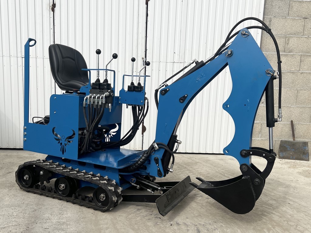 Micro-pelle pour tous vos travaux de jardinage, aménagement de terrain - hirondelle 6.5 cv_1