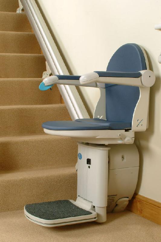 Choisir le monte-escalier pour le transport des handicapés - Zonzini -  Zonzini