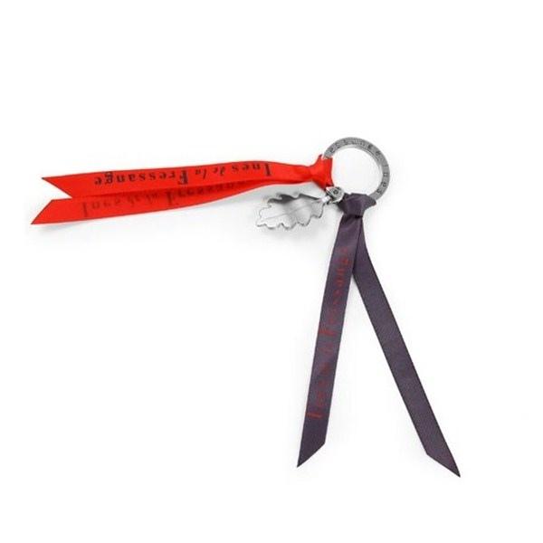 Porte-clés Inès de la Fressange - Feuille de chêne argent avec rubans de satin - Minimum 250 pièces_0