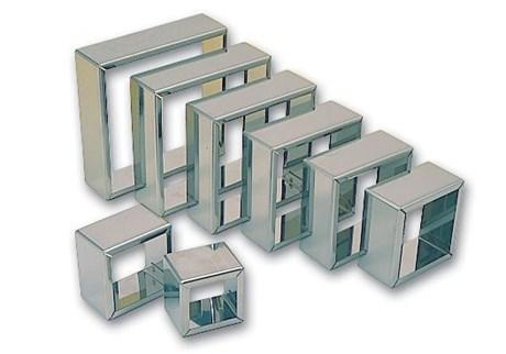 DÉCOUPOIR CARRÉ INOX ASSORTIS (JEU PAR 8)