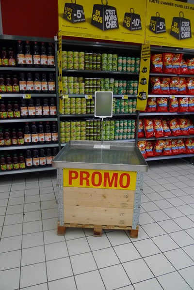 Présentoir en bois 800 x 800 mm - armature acier, certifié PEFC, pliable et personnalisable_0