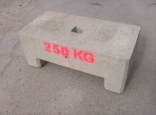 Bloc de béton moulé empilable - Masse 250kg Lestage - REF2190250_0