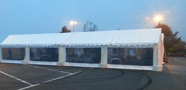 Barnum, tentes blanches jumelée avec fenêtres 10m x 16m = 160 m²_0
