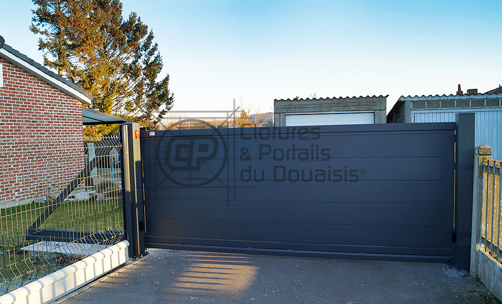 Portail coulissant autoportant pulsion moderne / simple vantail / droit / en aluminium_0