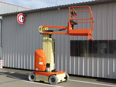 Nacelle à mât vertical électrique en location - hauteur de travail 8.20m - 200kg - NASL-VERT-8M_0