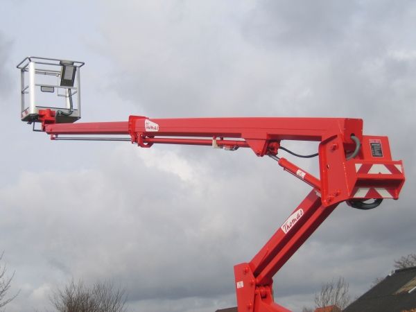 Nacelle professionnelle tractable pour travaux en hauteur jusqu'à 18 mètres