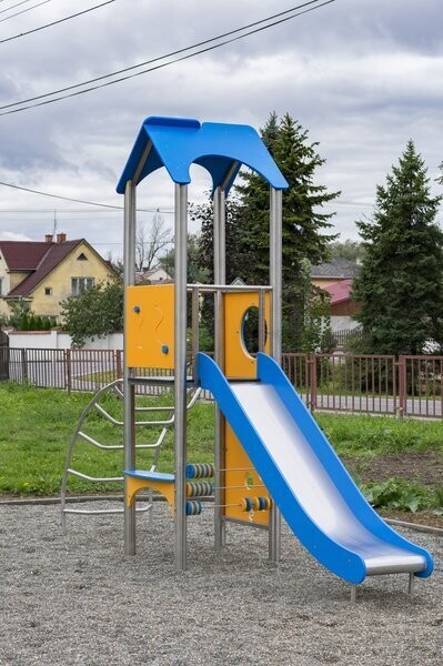 Toboggan avec jeux éducatifs pour aire de jeux conforme EN1176 - Référence BT11054_0