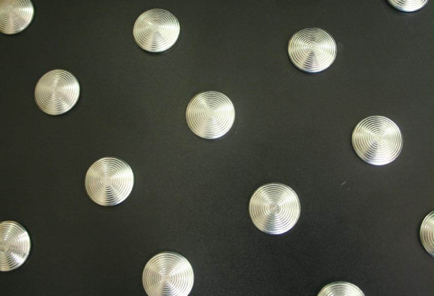 Clou podotactile - usage intérieur/extérieur - conforme NF P 98-351 - acier, aluminium, laiton_0
