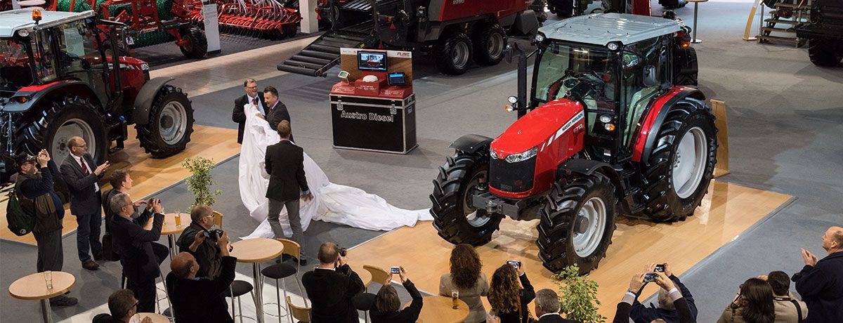 Vue latérale du tracteur Mf 6712-6713 de Massey Ferguson