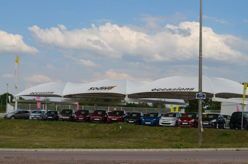 Ombrière photovoltaïque de parking - Abri Pyxis - Protection solaire et intempéries - Design novateur_0