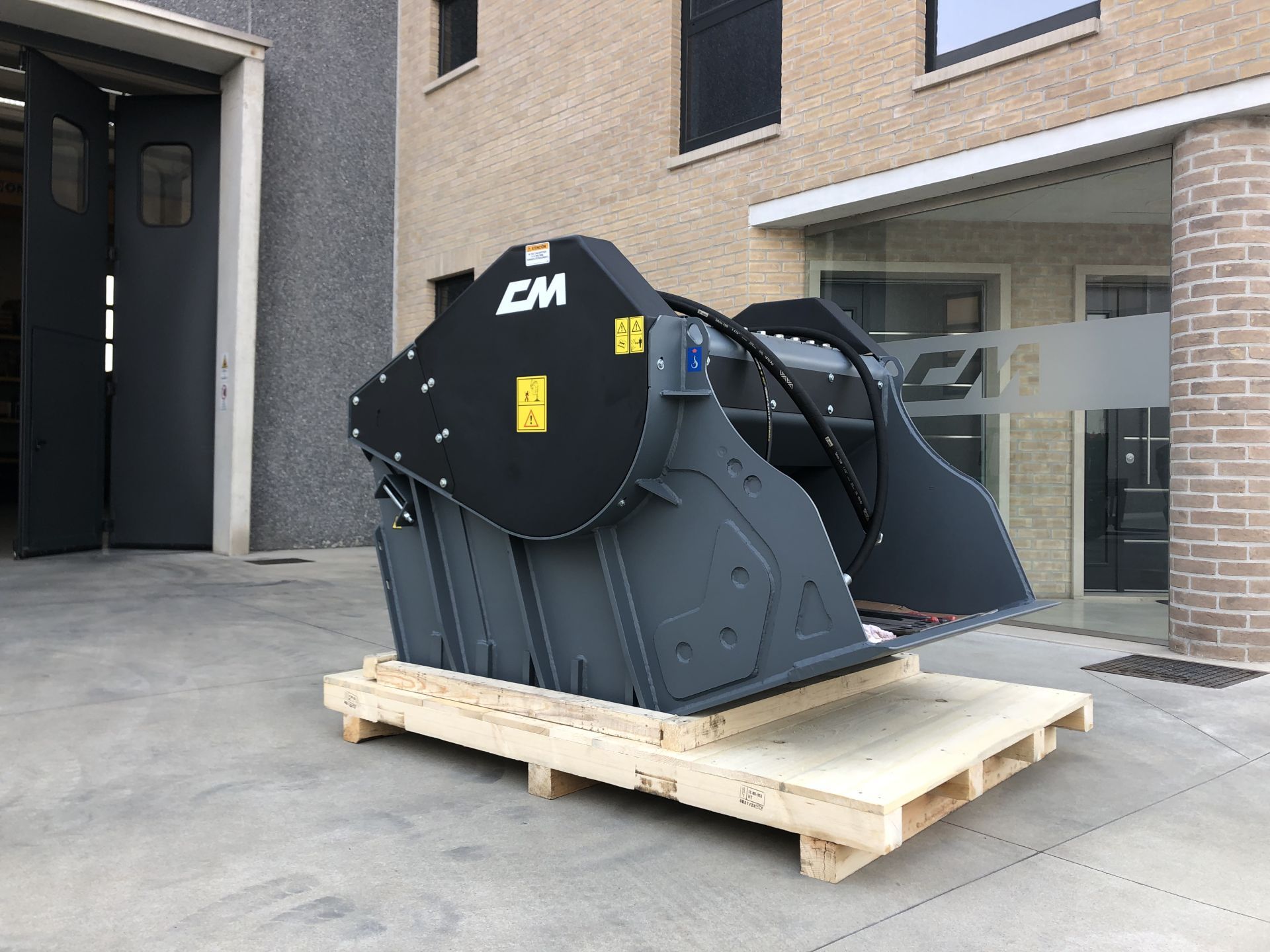 Godet concasseur CM CBF 120 - pour pelles et chargeuses de 30 à 45 tonnes_0