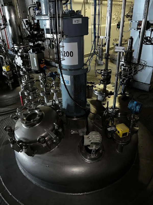 Réacteur bachiller atex en acier inoxydable 316l 3 850 litres avec agitation et demi-tige d'occasion_100_0
