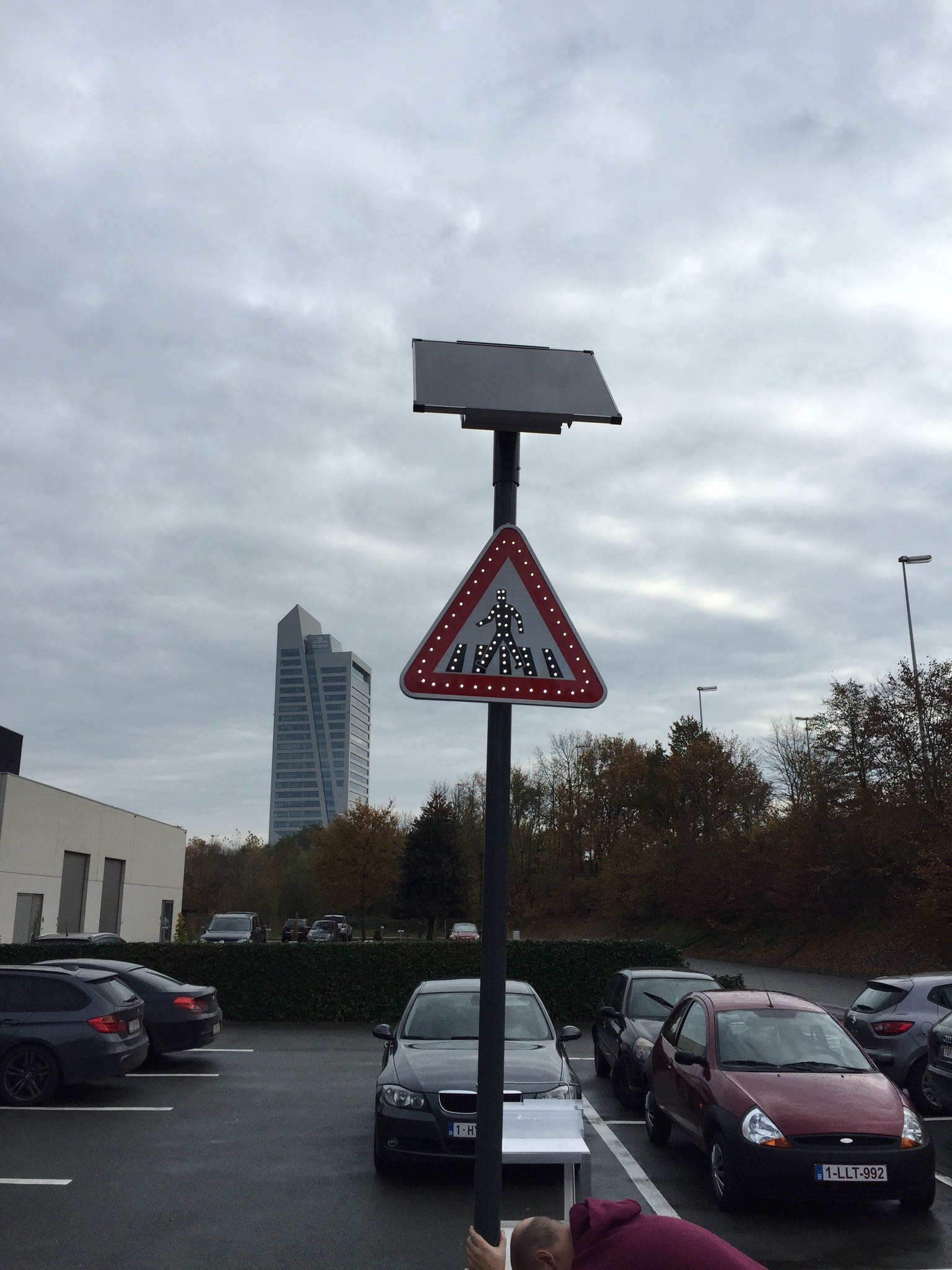 Panneaux routiers à LED - alimentation solaire - tous symboles possibles_0