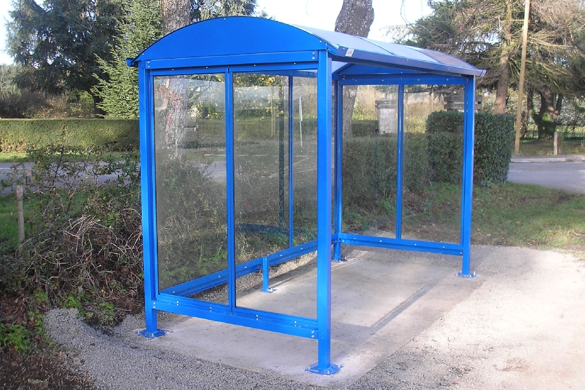 Abri bus avec toit arrondi - Série ATE - Sur mesure, dimensions modulables et options personnalisables_0