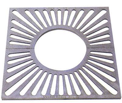 GRILLE D'ARBRE EN FONTE 