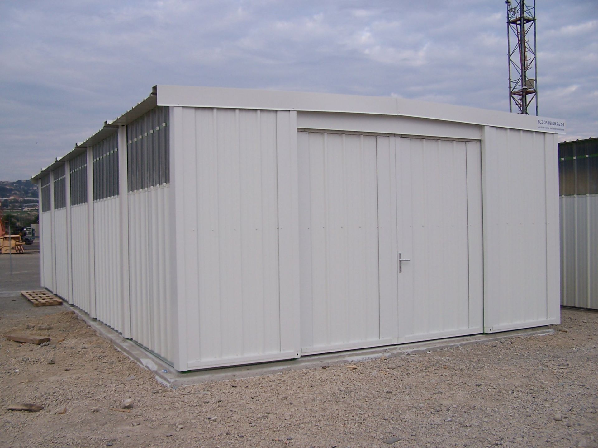 Hangar modulaire temporaire ou définitif idéal stockage location possible_0