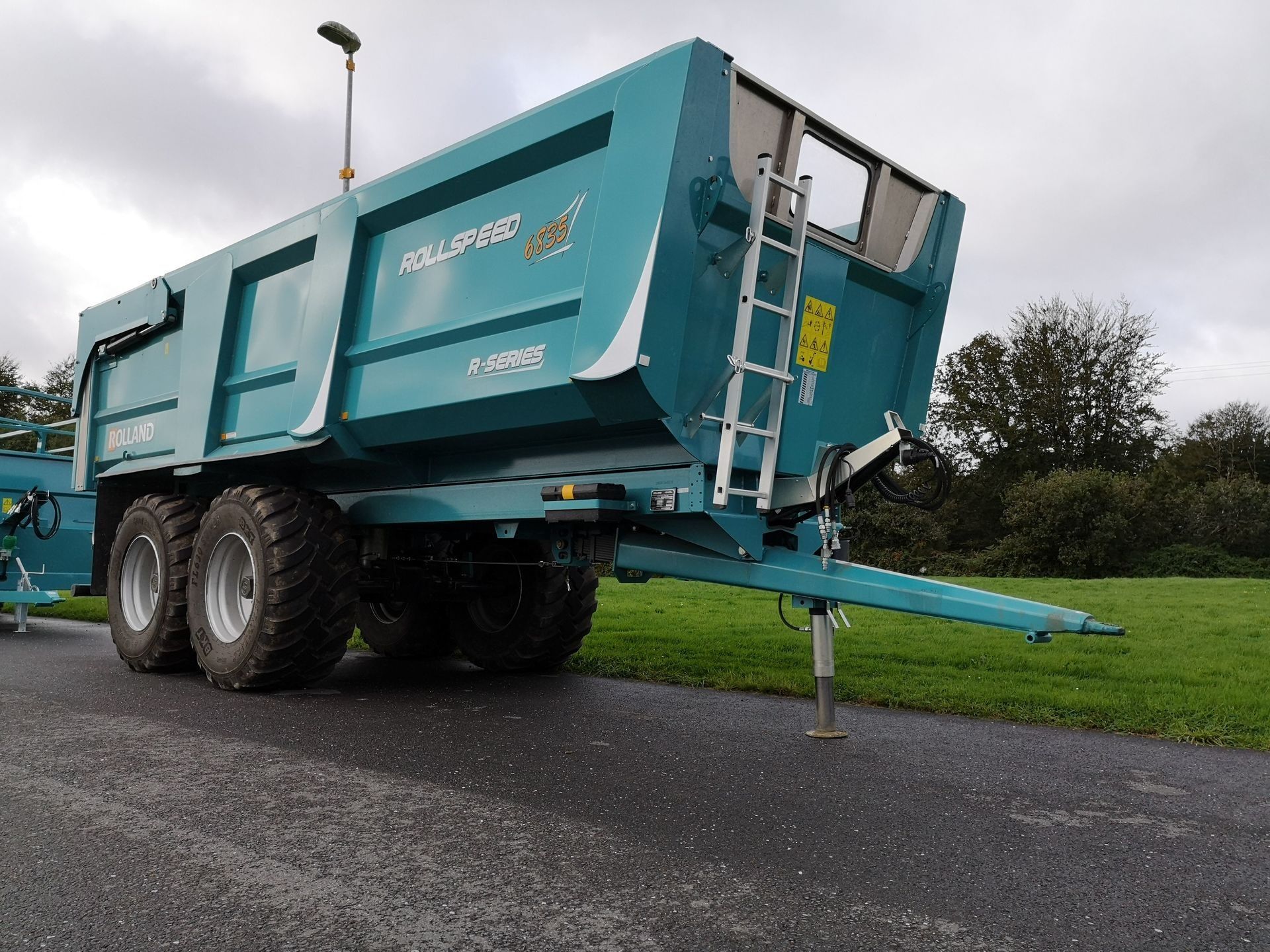 Rollspeed 6835 - Benne agricole monocoque Rolland - Volume max. 35 m³ - PTAC 24 tonnes - Rehausses et options personnalisables_0