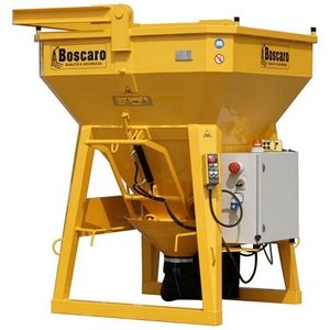 Bennes à béton BCE-R - radiocommandée avec tuyau Ø 200 mm et clapets automatiques_0