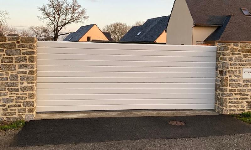 Portail Coulissant PVC Scott Droit Plein Manuel ou Électrique (Somfy ou Nice) Blanc, Gris, Beige ou Chêne Sur Mesure_0