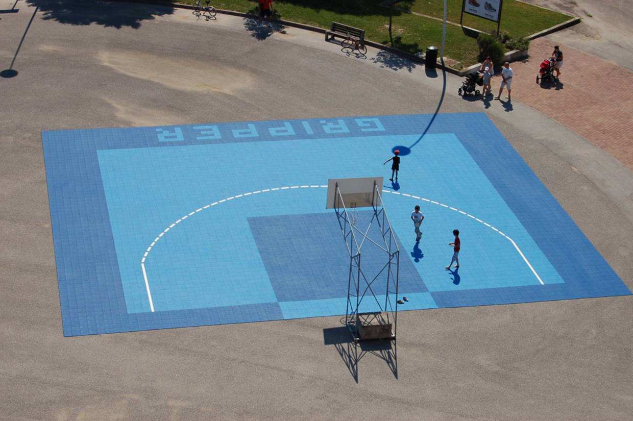 Dalle extérieure polyvalente pour terrain de sport - GRIPPER OUTDOOR SPORT - micro perforée et facile à installer_0