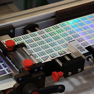 Étiquette antivol avec hologrammes - Interfas - personnalisable avec logo ou nom d’entreprise_0