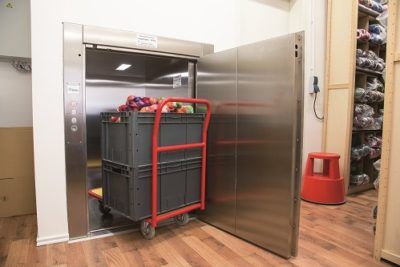 Monte-charges accessibles mais non accompagnés - BKG France - 300 kg - moteur haut/bas - modèles 300.15/43 et 300.15/45_0