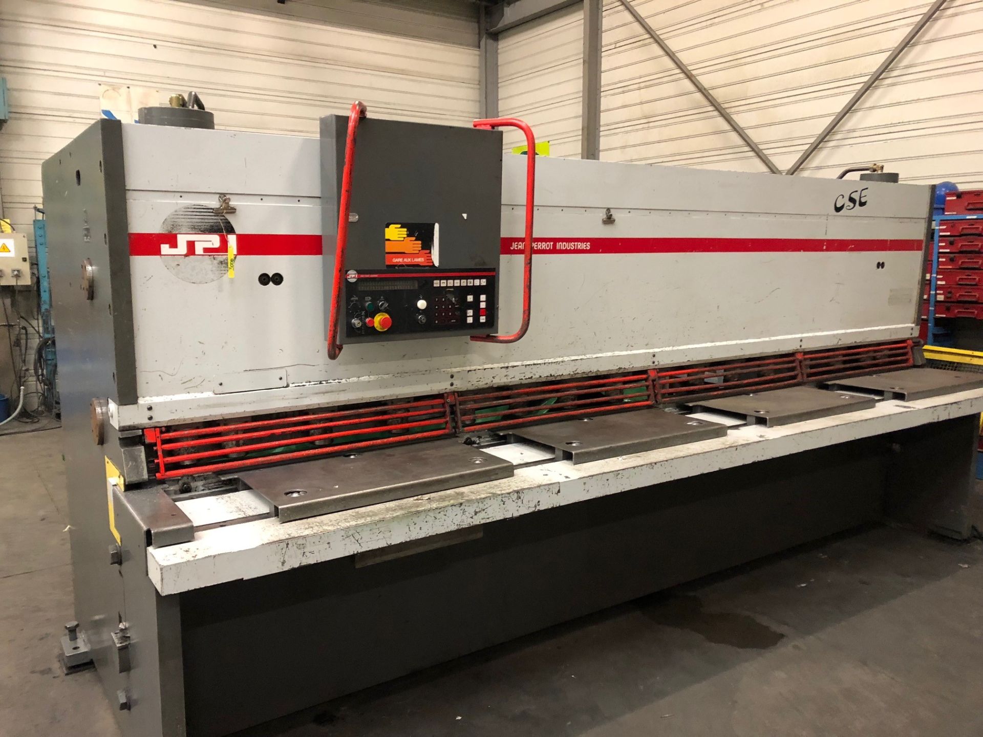 Cisaille guillotine pour tôle industrielle 4000x10 PERROT