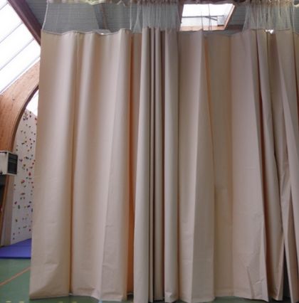 710010-1 - Rideau de séparation gymnase en PVC M1 - Decasport - 530 gr/m² - fabrication sur mesure_0
