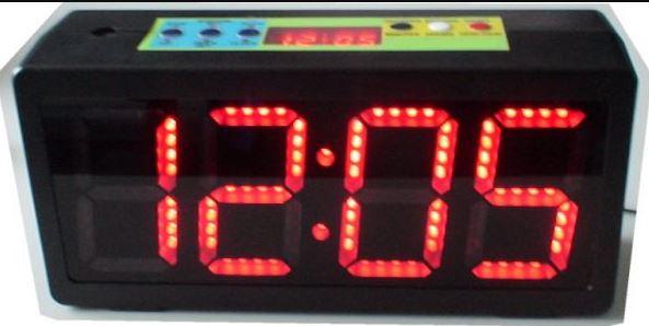 Chronomètre / horloge géante - chiffres LED rouges 10 cm - visibilité jusqu'à 40 mètres_0