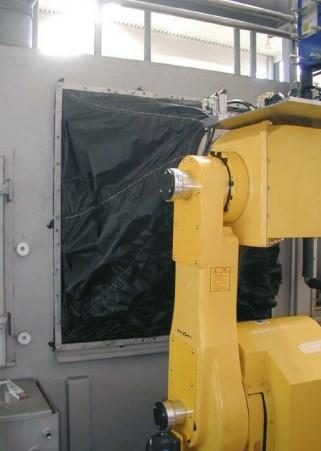 Housse de protection pour robots d'usinage - Polyester TPSN et polyamide TORCAL-B - Industrie automobile_0
