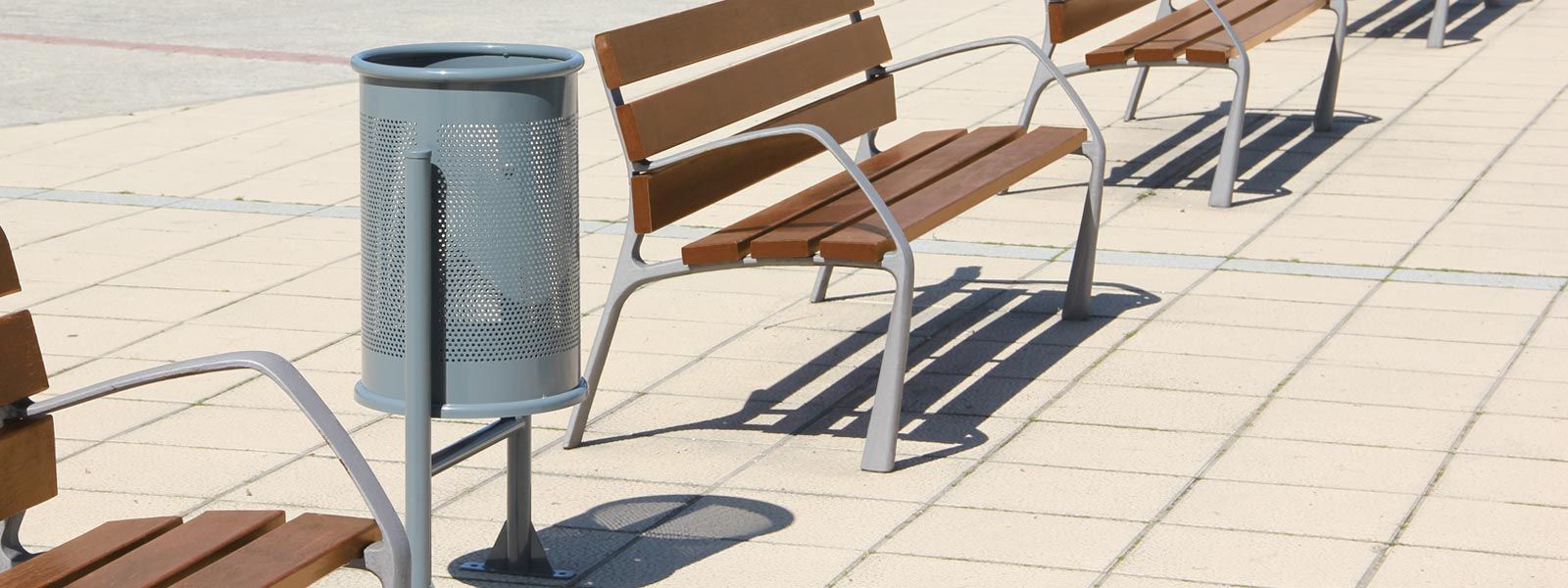 Poubelle publique Up3 - Corbeille Barcelona - 60 litres - Novatilu_1