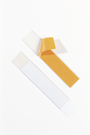Porte-étiquette labelfix® 40 x 200 mm - souple et personnalisable pour étagères, armoires, tiroirs et boîtes de rangement_0