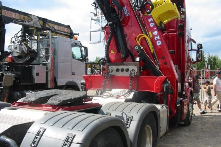 Grue auxiliaire 24 Tm repliable pour bois long - Modèles D24-83ZD24-93ZDT_0