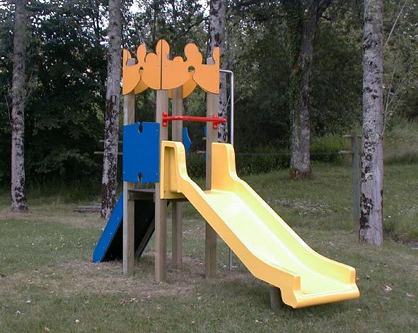 Structure de jeux pour 1 à 6 ans - Château MARGOT_0