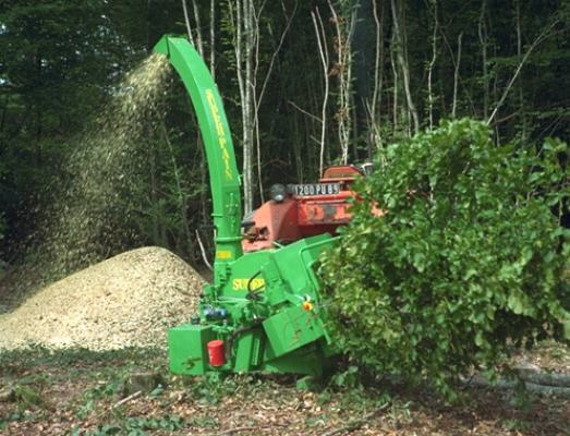 Broyeur-déchiqueteur de branches  à 6 couteaux radiaux de 300 mm  - SUPER-PAIN 900 Option T avec entraineur hydraulique_0