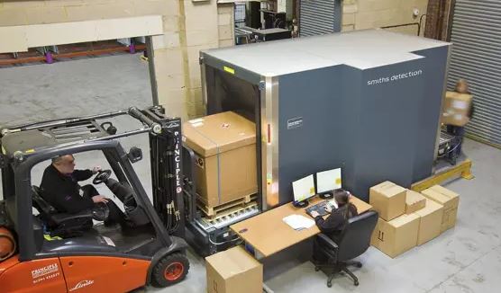 Scanner double vue à rayons X universel - HI-SCAN 145180-2is pour gros objets et articles palettisés, idéal pour entrepôts_1