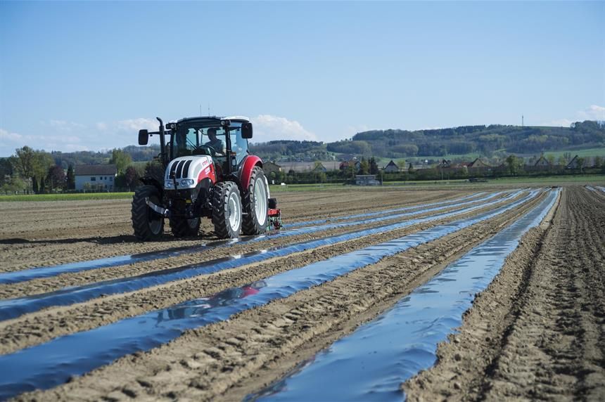 4075 - 4115 Kompakt Tracteur Agricole Steyr - Puissance de 75 à 114 ch - Maniable, polyvalent, cabine spacieuse_0